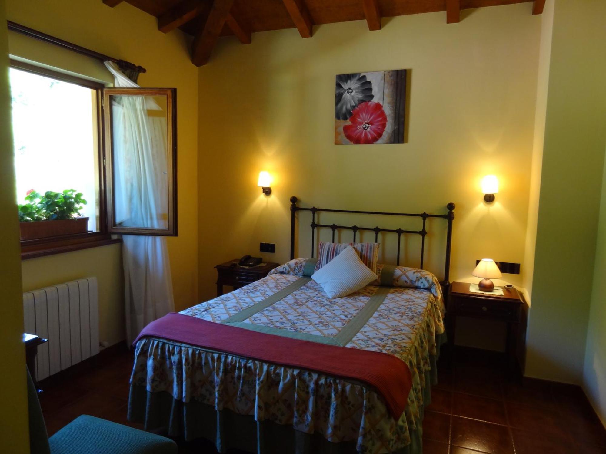 Hotel La Ercina Intriago Buitenkant foto